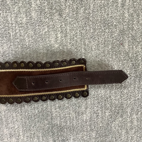 Brown Suede Leather Scallop Belt with Gold Accents Sz. L - Picture 4 of 6